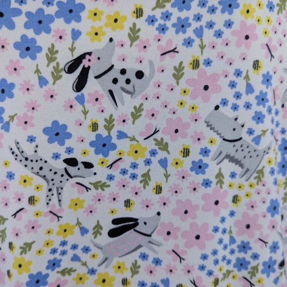 Pillow Talk PJ Set Short Sleeve Top Shorts Dogs Bees Flowers Print S NWT - Picture 3 of 9